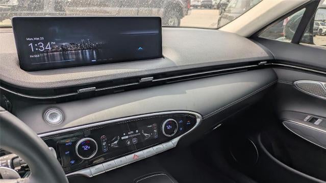 2023 Genesis GV70 2.5T Standard