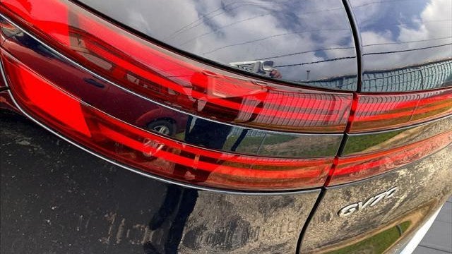 2023 Genesis GV70 2.5T Standard