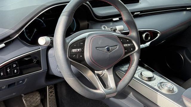 2023 Genesis GV70 2.5T Standard