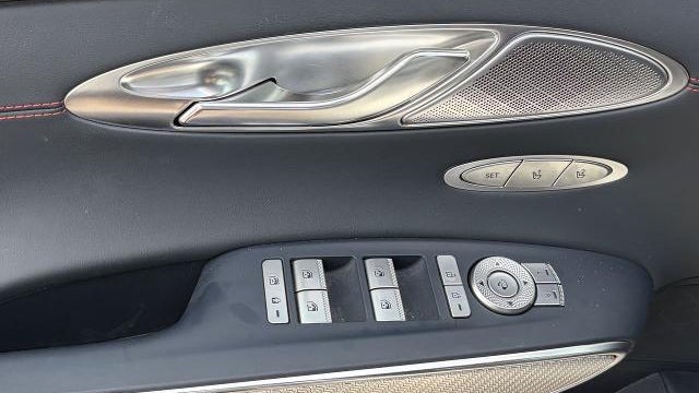 2023 Genesis GV70 2.5T Standard
