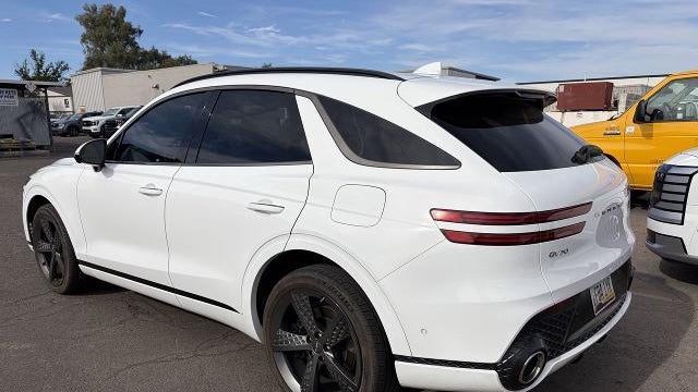2023 Genesis GV70 2.5T Standard