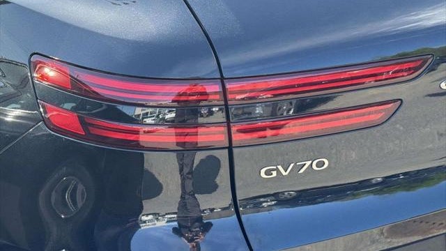 2025 Genesis GV70 2.5T Standard