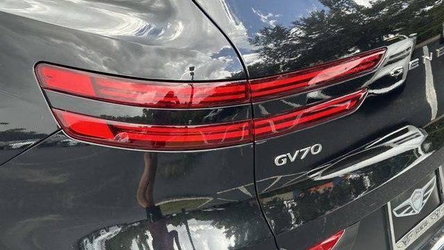 2026 Genesis GV70 2.5T Standard