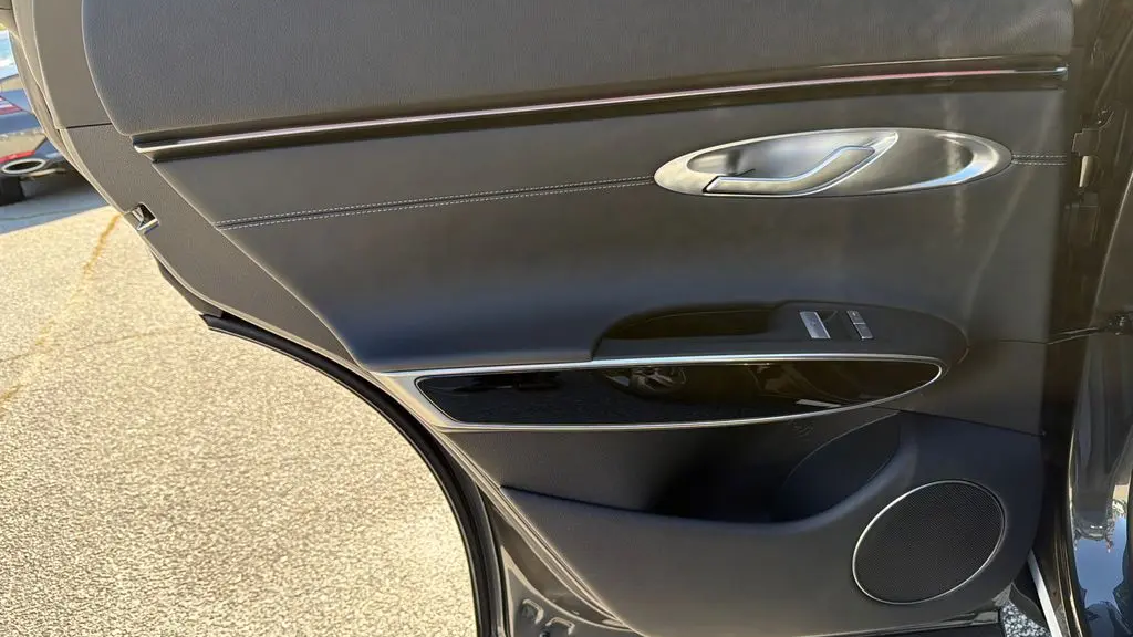 2026 Genesis GV70 2.5T Standard
