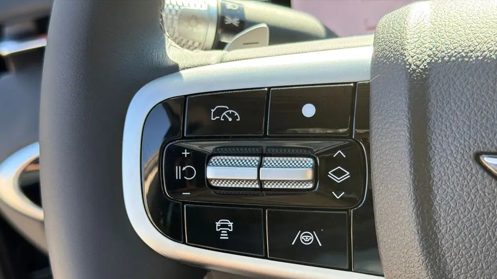 2026 Genesis GV70 2.5T Standard