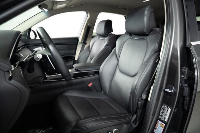 2025 Genesis Gv70 - $30,000