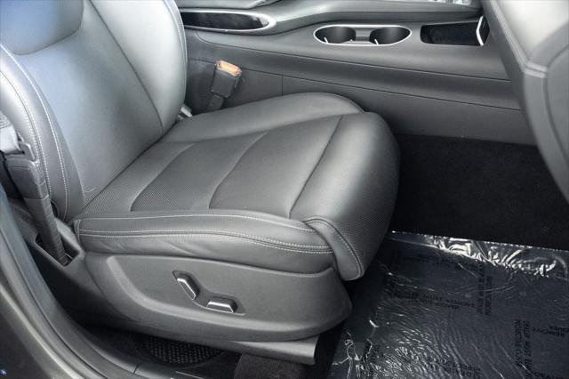 2025 Genesis Gv70 - $30,000