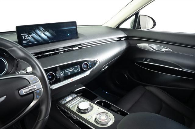 2025 Genesis Gv70 - $30,000