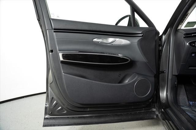 2025 Genesis Gv70 - $30,000