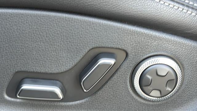 2026 Genesis GV70 2.5T Standard