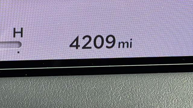 2026 Genesis GV70 2.5T Standard