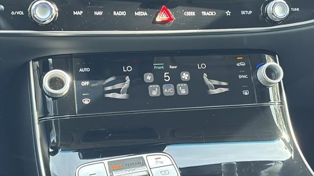 2026 Genesis GV70 2.5T Standard