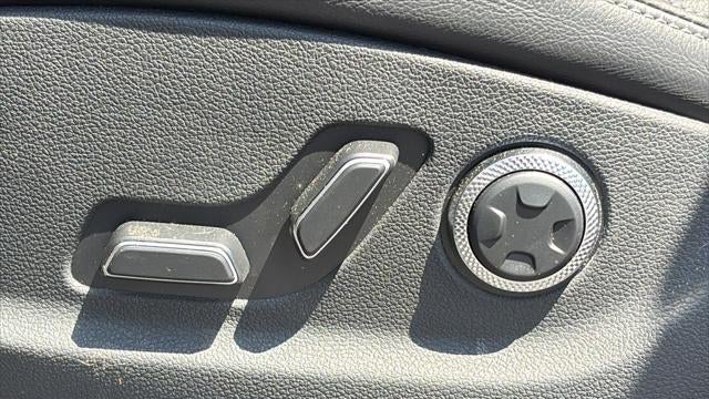 2026 Genesis GV70 2.5T Standard