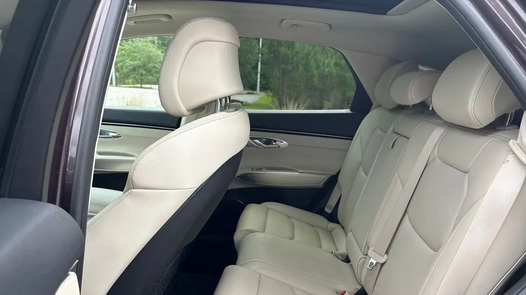 2022 Genesis GV70 2.5T Standard