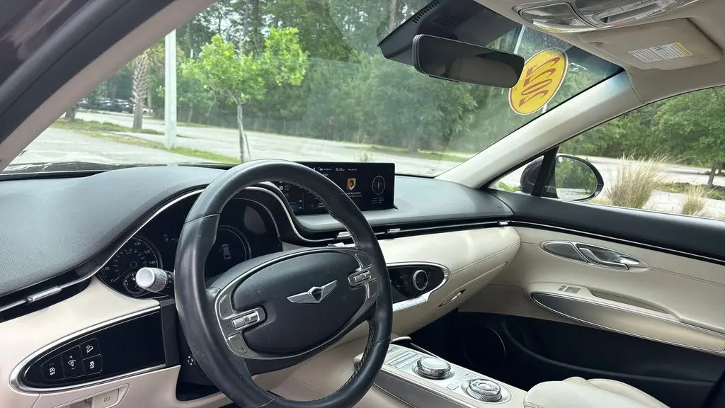 2022 Genesis GV70 2.5T Standard