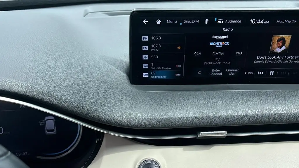 2022 Genesis GV70 2.5T Standard