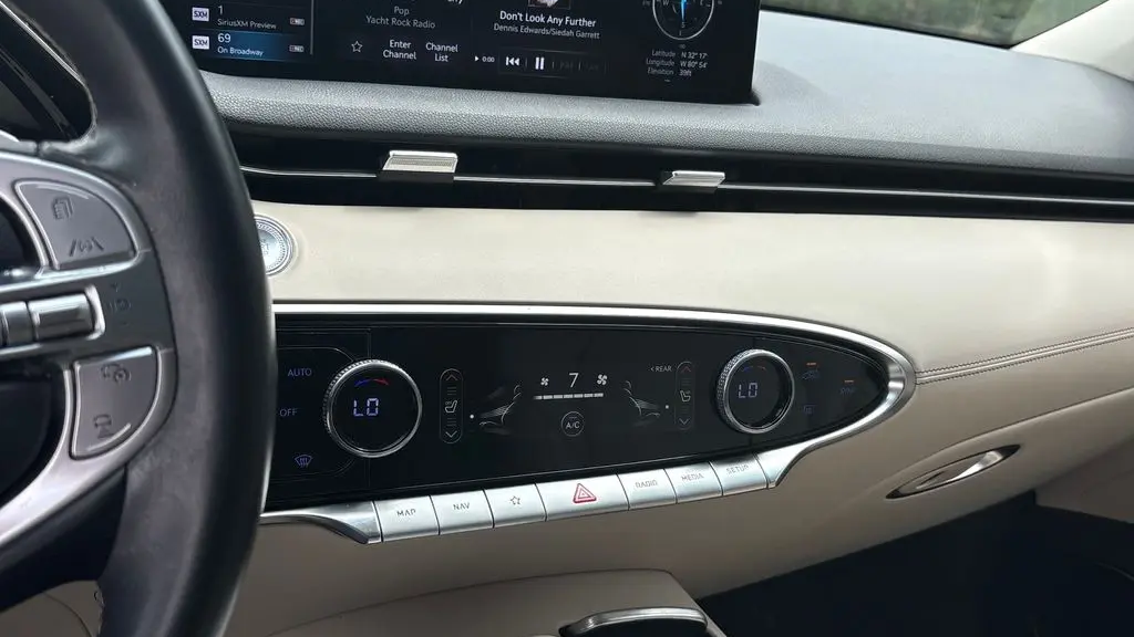 2022 Genesis GV70 2.5T Standard