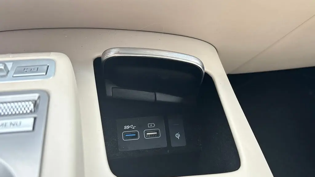 2022 Genesis GV70 2.5T Standard