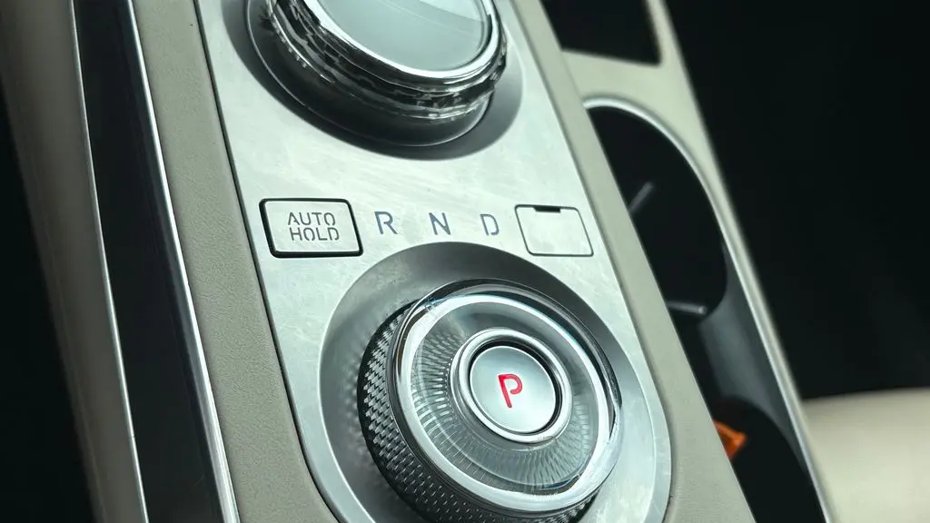 2022 Genesis GV70 2.5T Standard