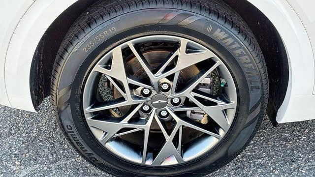 2022 Genesis GV70 2.5T Standard