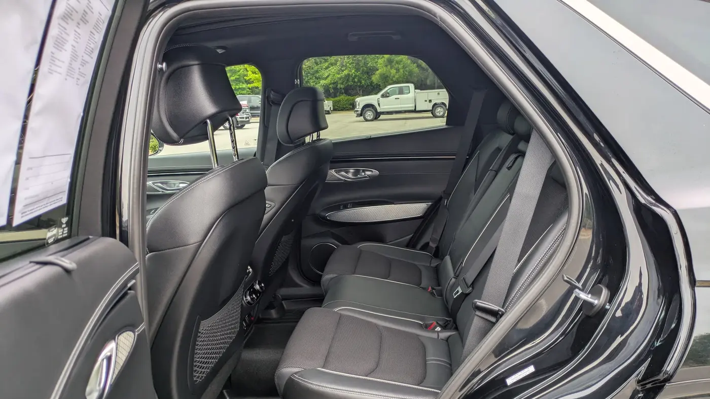 2023 Genesis GV70 2.5T Standard