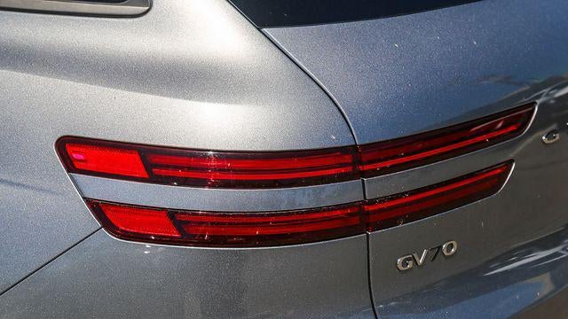 2023 Genesis GV70 2.5T Standard