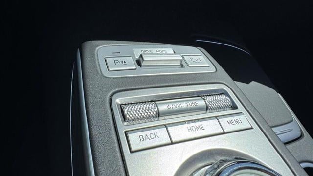 2023 Genesis GV70 2.5T Standard