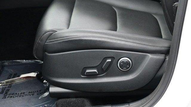 2023 Genesis GV70 2.5T Standard