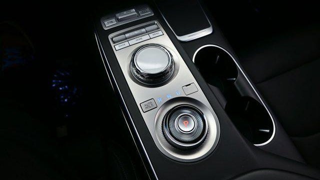 2023 Genesis GV70 2.5T Standard