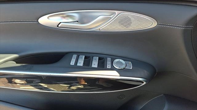 2025 Genesis GV70 2.5T Standard