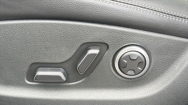 2026 Genesis GV70 2.5T Standard