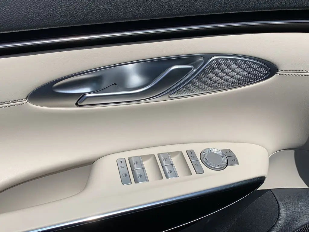 2026 Genesis Gv70 - $42,685