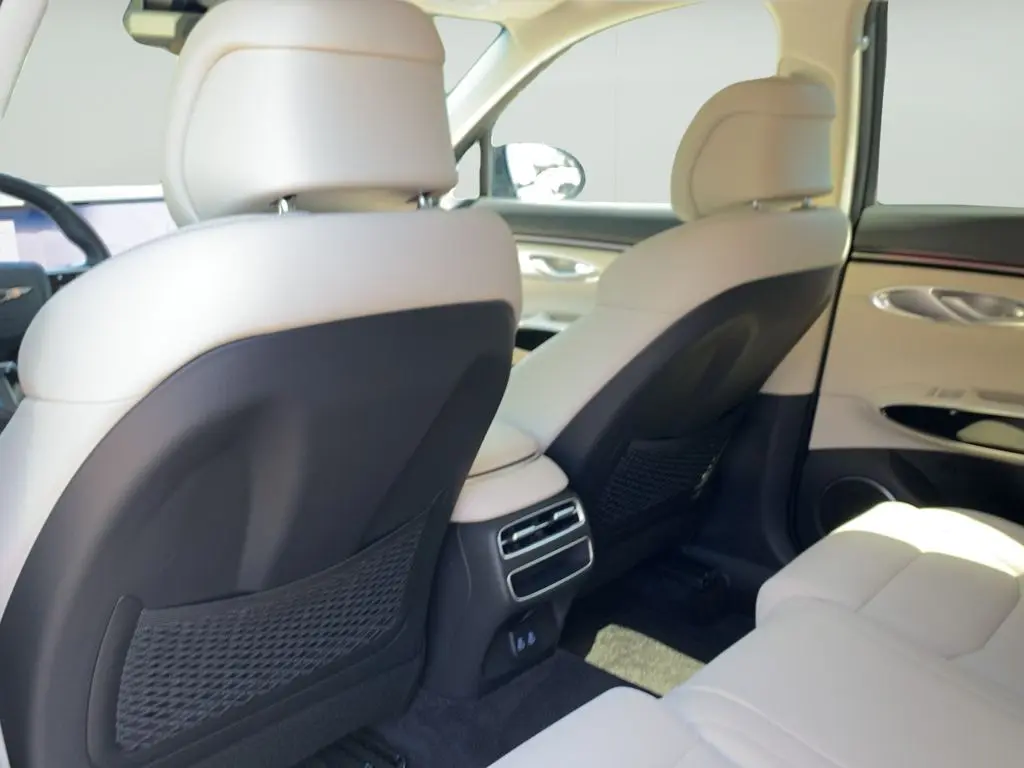 2026 Genesis Gv70 - $42,685