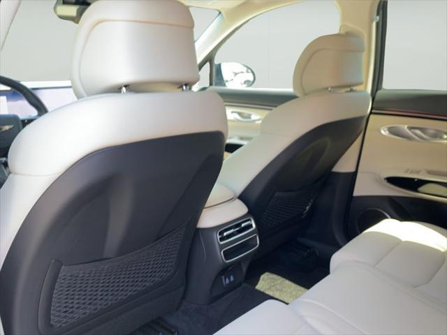2026 Genesis Gv70 - $43,400