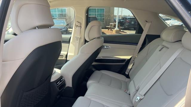 2026 Genesis GV70 2.5T Select