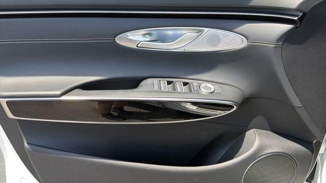 2026 Genesis GV70 2.5T Standard