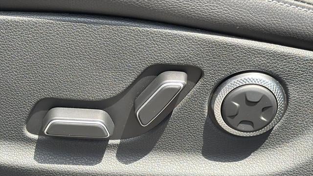 2026 Genesis GV70 2.5T Standard