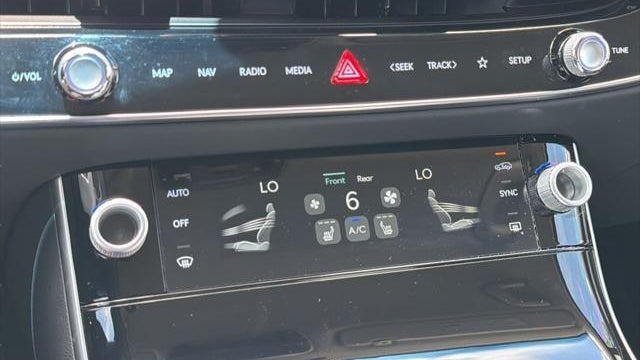2026 Genesis GV70 2.5T Standard