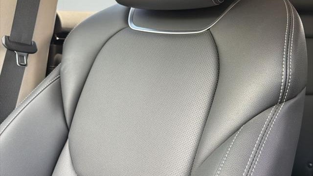 2026 Genesis GV70 2.5T Standard