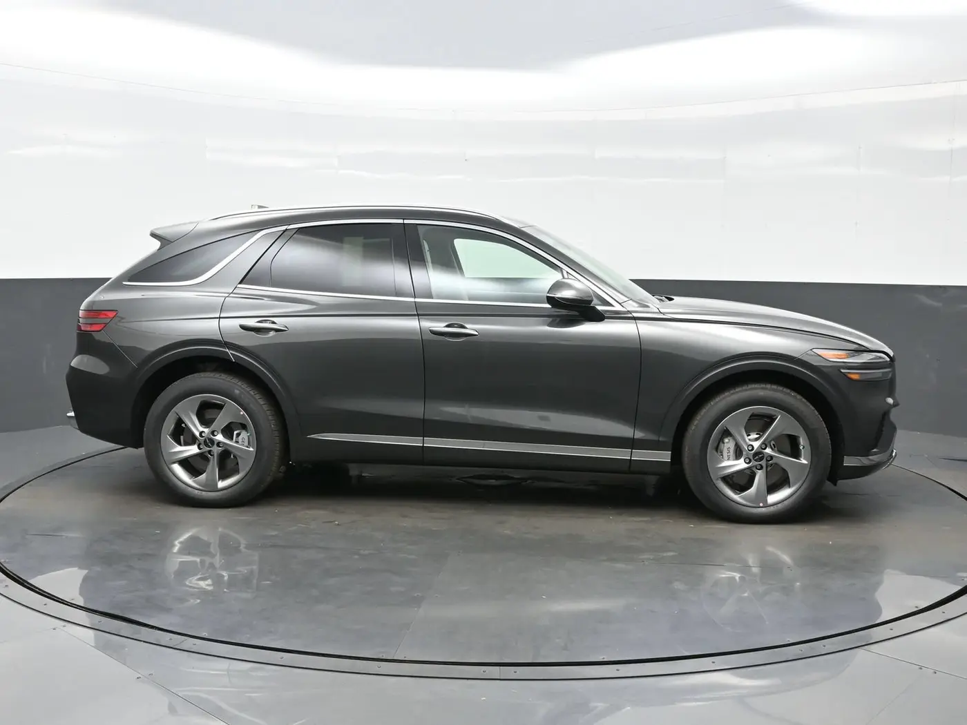2026 Genesis Gv70 - $41,019