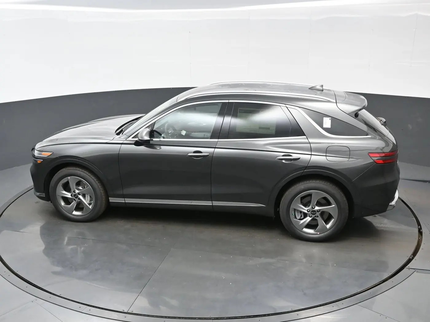 2026 Genesis Gv70 - $41,019
