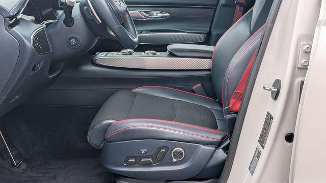 2023 Genesis GV70 2.5T Standard