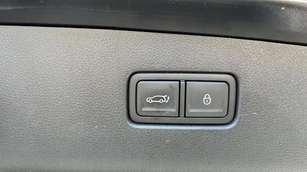 2023 Genesis GV70 2.5T Standard