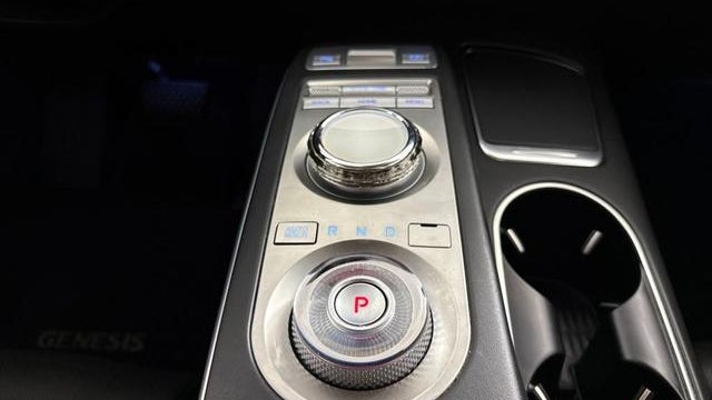 2023 Genesis GV70 2.5T Standard