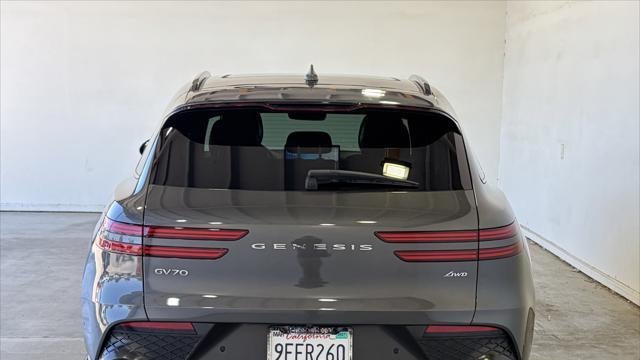 2023 Genesis GV70 2.5T Standard