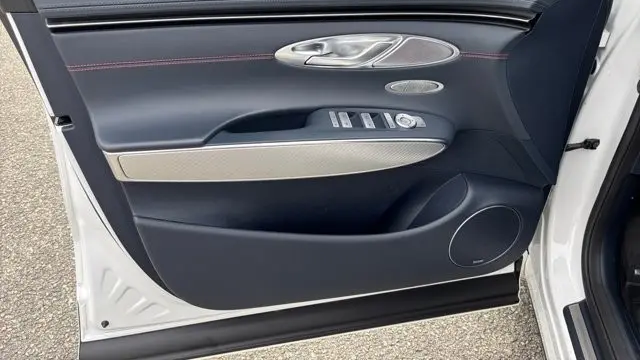 2023 Genesis GV70 2.5T Standard