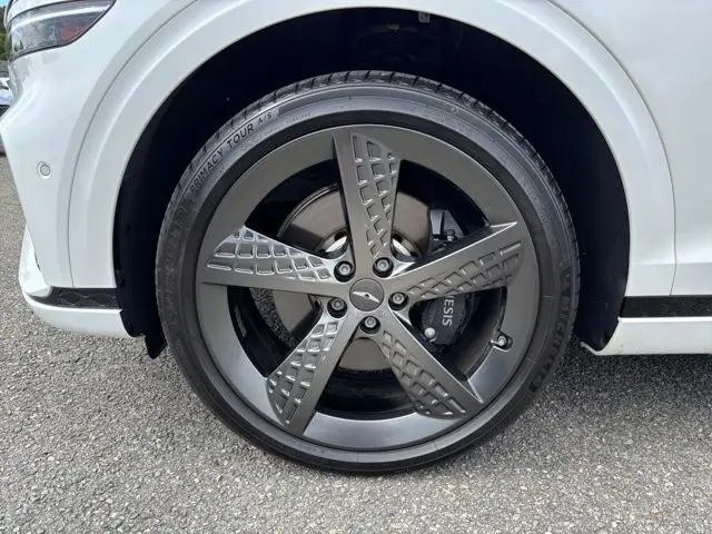 2023 Genesis Gv70 - $40,995
