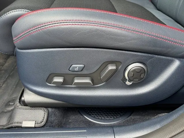 2023 Genesis Gv70 - $40,995