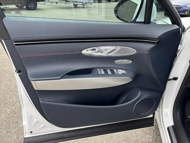 2023 Genesis Gv70 - $40,995