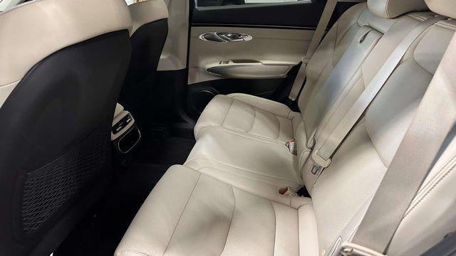 2023 Genesis GV70 2.5T Standard